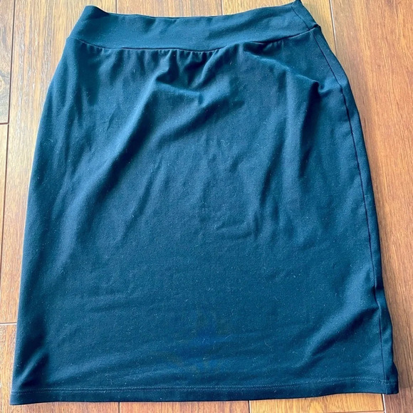 Susana Monaco Signature Stretch Knit Straight Pencil Black Skirt size Small - Picture 5 of 9